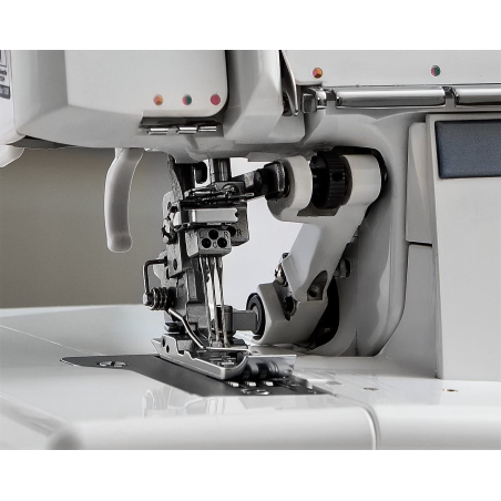 JUKI MO735 machine surjeteuse raseuse et recouvreuse familiale 2 ou 3 aig