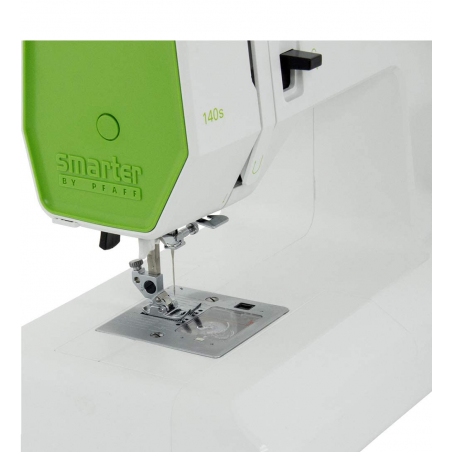SMARTER BY PFAFF™ 140s machine à coudre familiale éclairage LED