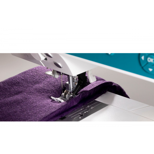PFAFF AMBITION 620 machine à coudre avec 136 points de couture