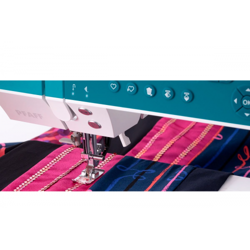 PFAFF AMBITION 620 machine à coudre avec 136 points de couture