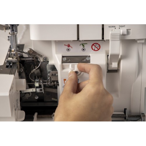 PFAFF Admire Air 5000 surjeteuse enfilage à air automatique