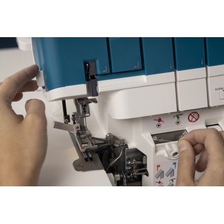 PFAFF Admire Air 5000 surjeteuse enfilage à air automatique