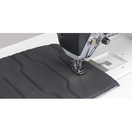Pfaff 2545-541/002 PLUS -Piqueuse Triple Entrainement Coupe-Fil