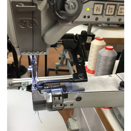 OMAC 669 EOS petit nez machine piqueuse triple entrainement à bras canon