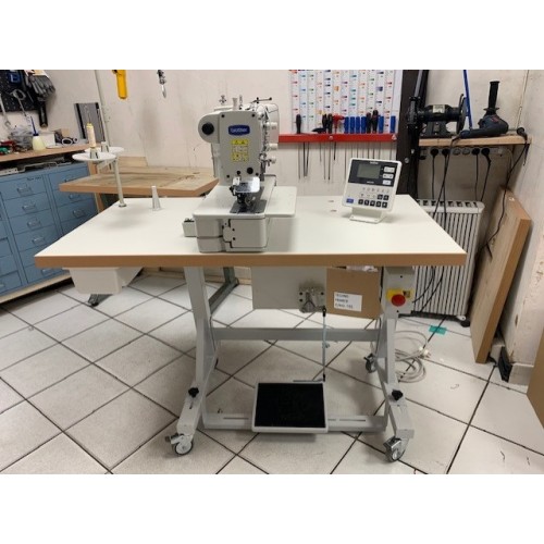 BROTHER NEXIO HE-800C Machine boutonnière Lingère programmable