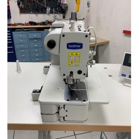 BROTHER NEXIO HE-800C Machine boutonnière Lingère programmable