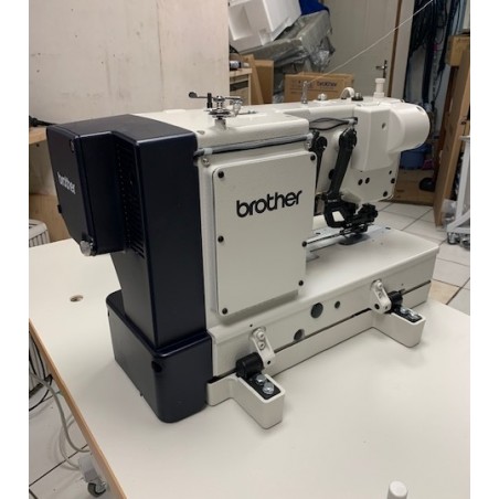 BROTHER NEXIO HE-800C Machine boutonnière Lingère programmable