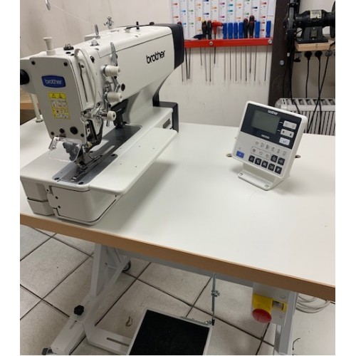 BROTHER NEXIO HE-800C Machine boutonnière Lingère programmable