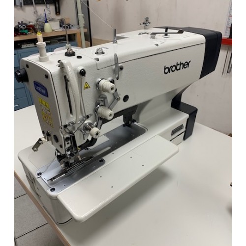 BROTHER NEXIO HE-800C Machine boutonnière Lingère programmable