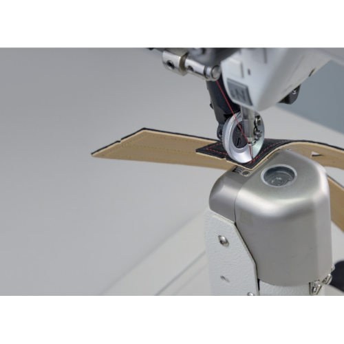 PFAFF 1591 Machine à pilier 1 aiguille avec coupe-fil