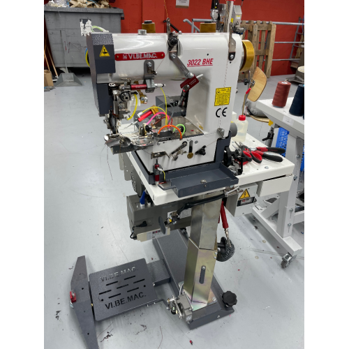 Automate d’ourleuse à point de chaînette VI.BE.MAC 3022BHE