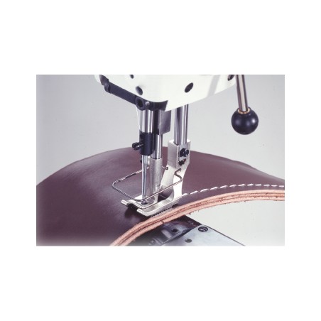 JUKI TSC-441 Piqueuse triple entrainement bras à canon