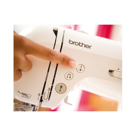 BROTHER Innov-Is 15 machine à coudre électronique familiale écran LCD