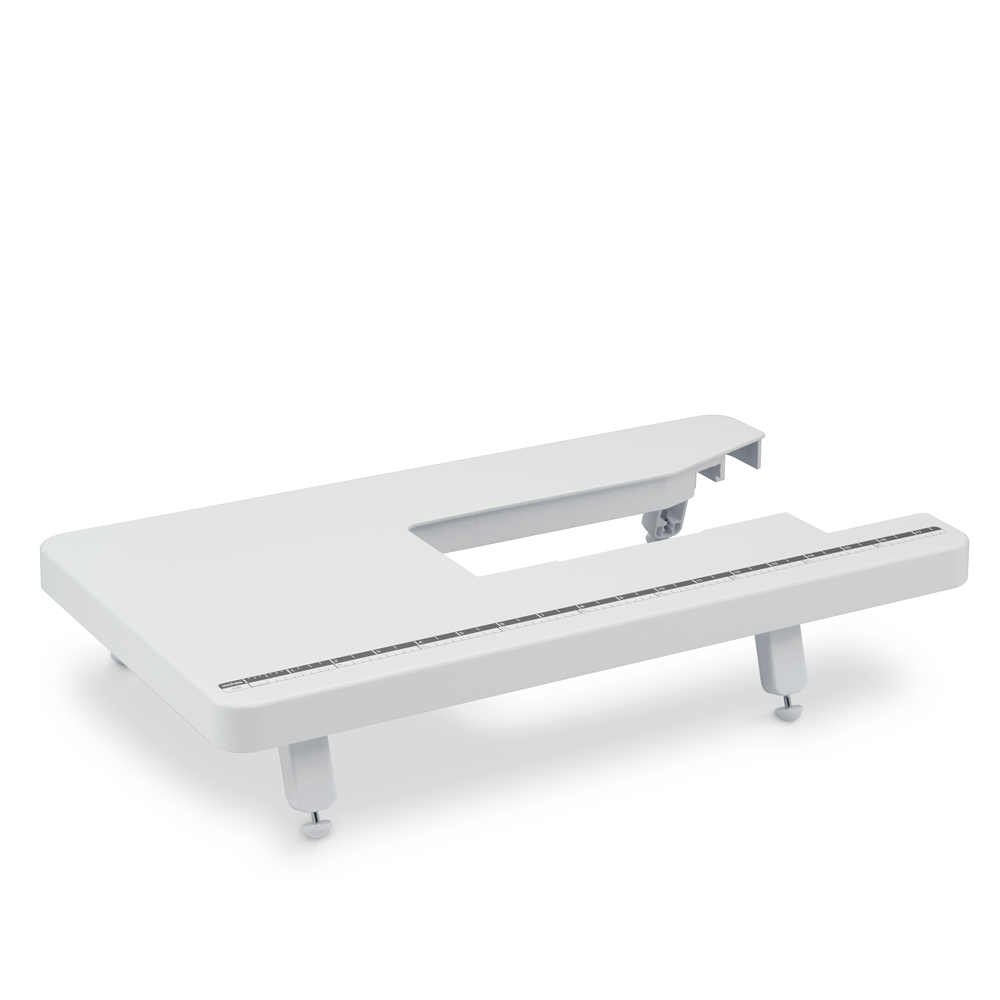 Table d’extension WT14 Agrandissez la zone de travail de votre machine à coudre en ajoutant cette table d’extension pour la réal