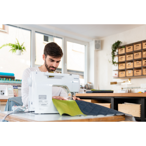 Brother Innov-Is A16 machine à coudre électronique bras libre