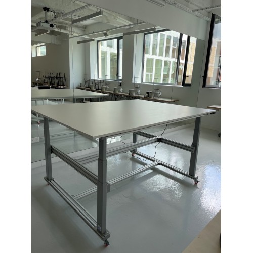 Table élévatrice sur vérin électrique 1500 x 2000MM