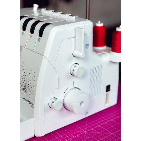Surjeteuse Airflow 3000 avec système automatique d’enfilage à air Simplifiez-vous la couture des tissus difficiles