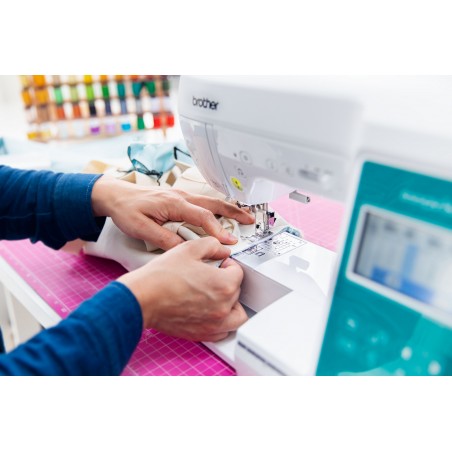 Brother Innov-is F580 Machine à coudre, à quilter et à broder