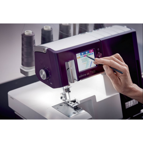 Pfaff Admire Air 7000 Surjeteuse à enfilage pneumatique