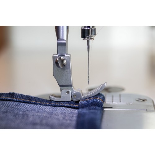Piqueuse semi-professionnelle Brother PQ1600S
