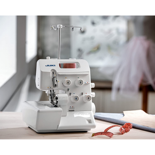 JUKI MO654DE machine surjeteuse familiale 2,3 et 4 fils